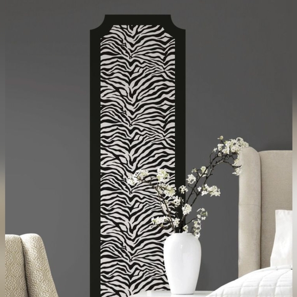 Peel and Stick Zebra Bordered Wallpaper PANEL Animal Print Decal Roommates NEW - Picture 6 of 8